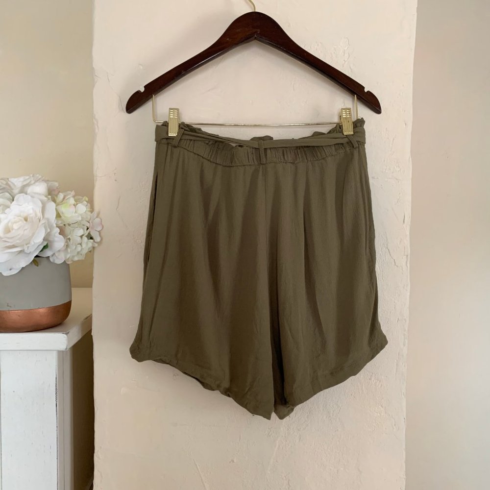 Shellsea Green High Waisted Front Tie Shorts - Picture 3 of 6
